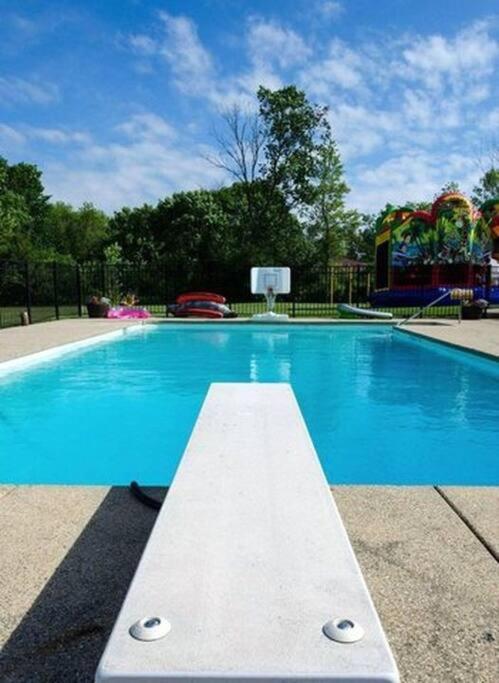 Вілла 2-Acre Highland Park Retreat With Heated Pool ~ 5* Екстер'єр фото